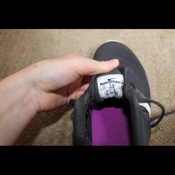 Nike shoes - Picture 3 of 3